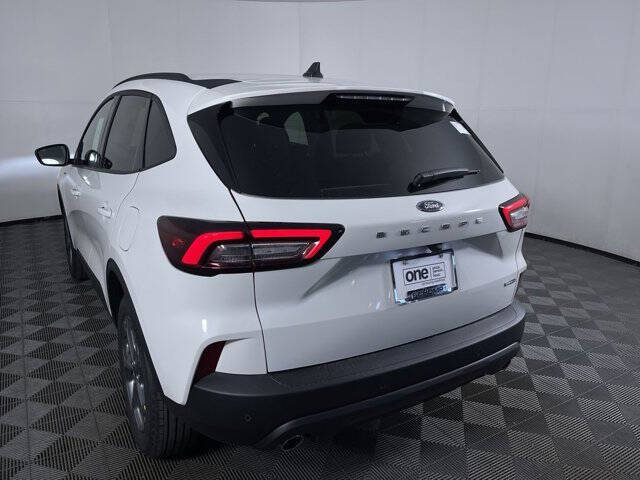 2026 Ford Escape Hybrid ST-Line Select