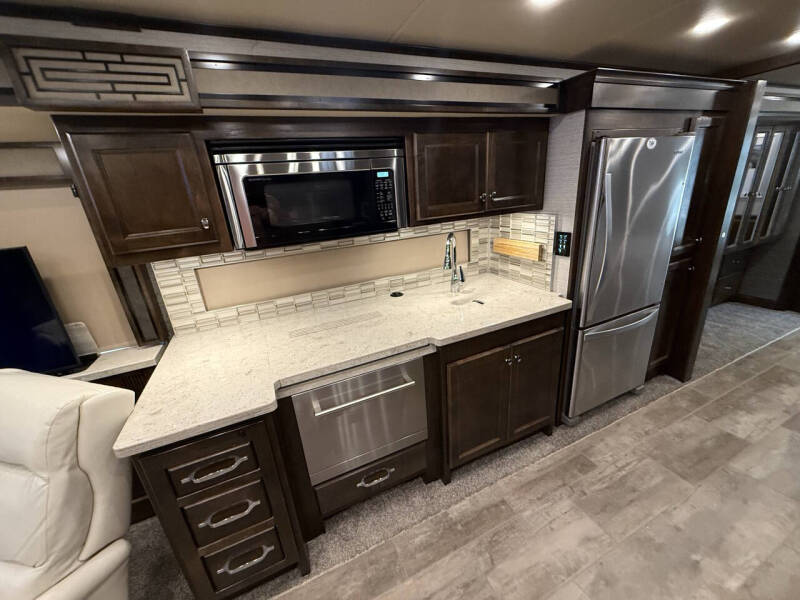 2020 Tiffin Allegro RED