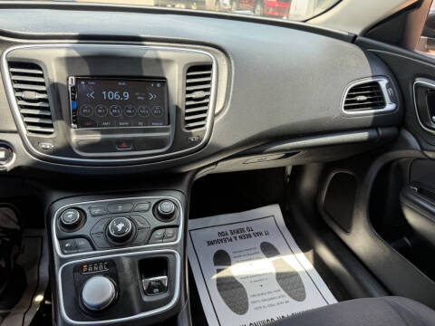 2016 Chrysler 200 Limited