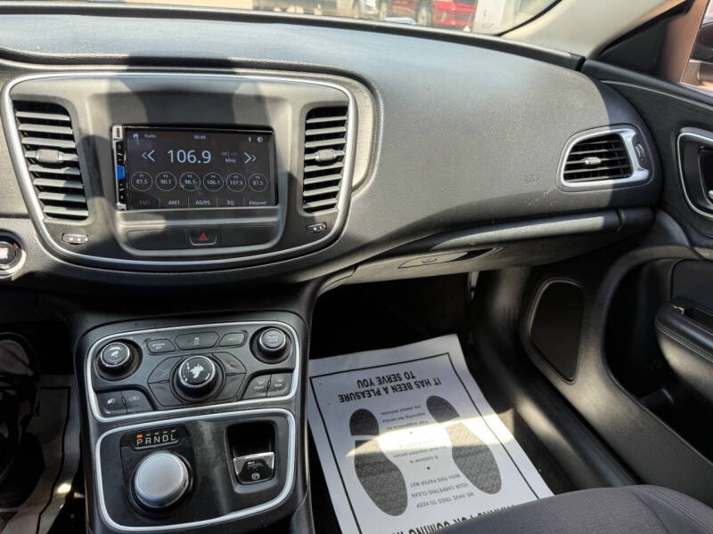 2016 Chrysler 200 Limited