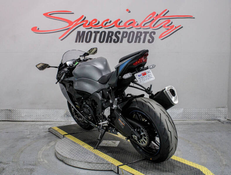 2025 Kawasaki Ninja ZX-6R ABS KRT Edition