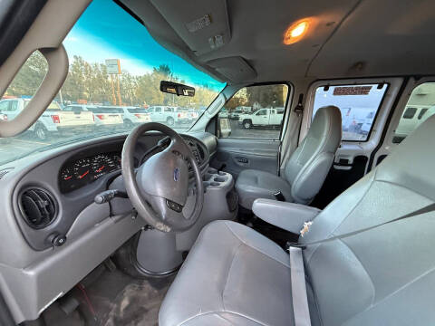 2004 Ford E-Series E-350 SD