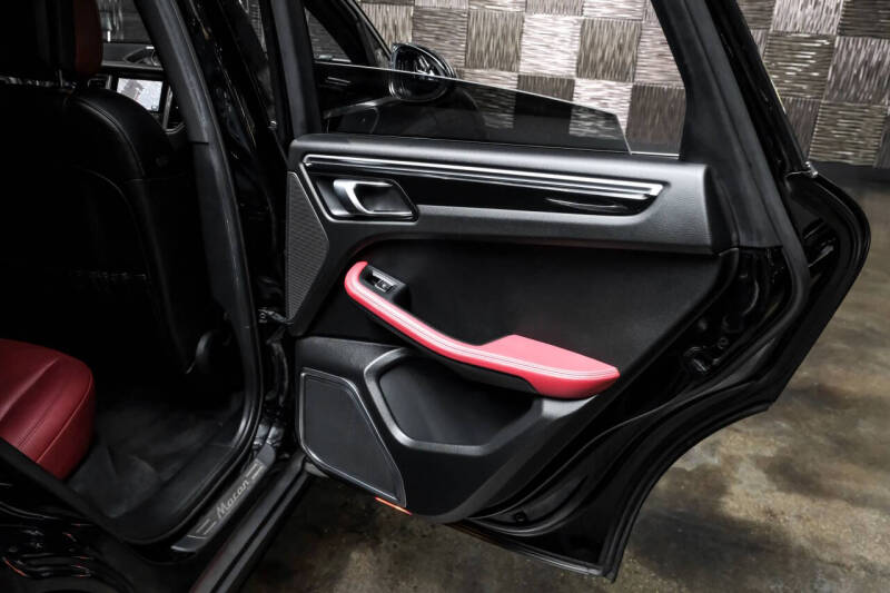 2017 Porsche Macan S