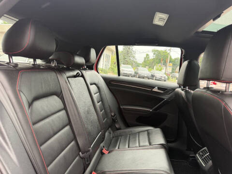 2017 Volkswagen Golf GTI SE