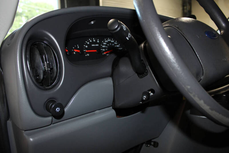 2006 Ford E-Series E-350 SD