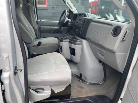 2011 Ford E-Series E-350 SD XL