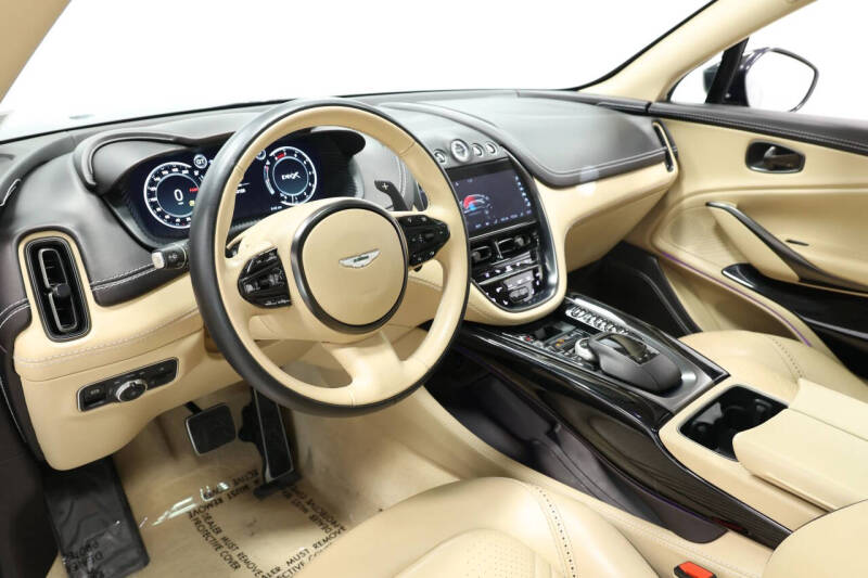 2021 Aston Martin DBX