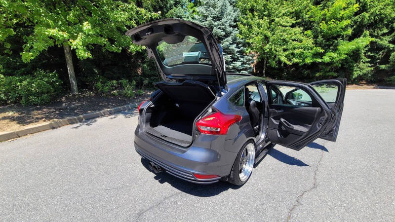 2018 Ford Focus ST