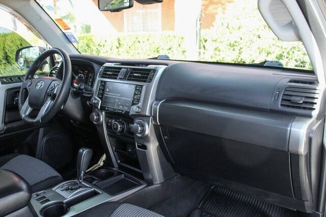 2022 Toyota 4Runner SR5