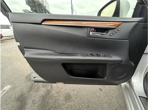 2013 Lexus ES 300h