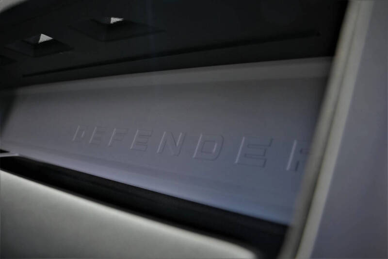 2025 Land Rover Defender 110 P300 S