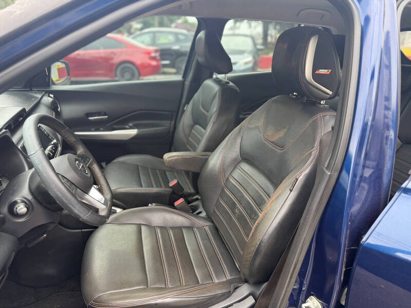 2019 Nissan Kicks SR