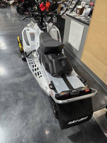 2025 Ski-Doo MXZ Neo