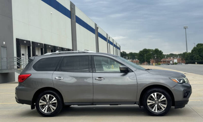 2017 Nissan Pathfinder SL