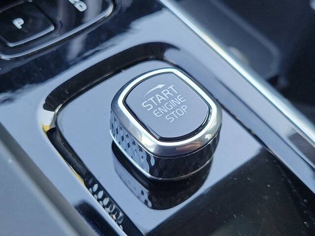 2024 Volvo XC60 B5 Core Dark Theme