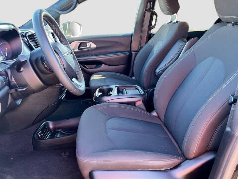 2023 Chrysler Pacifica Touring