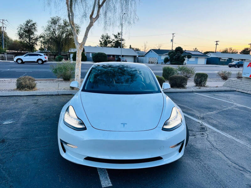 2019 Tesla Model 3 Base photo 2