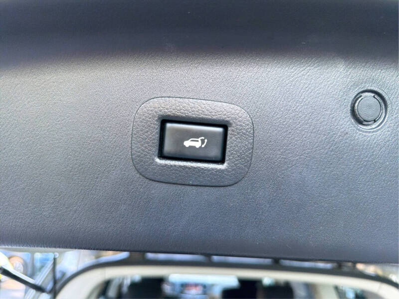 2017 Nissan Armada SV