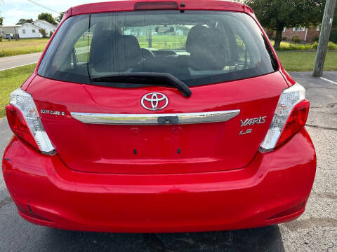 2012 Toyota Yaris 5-Door LE