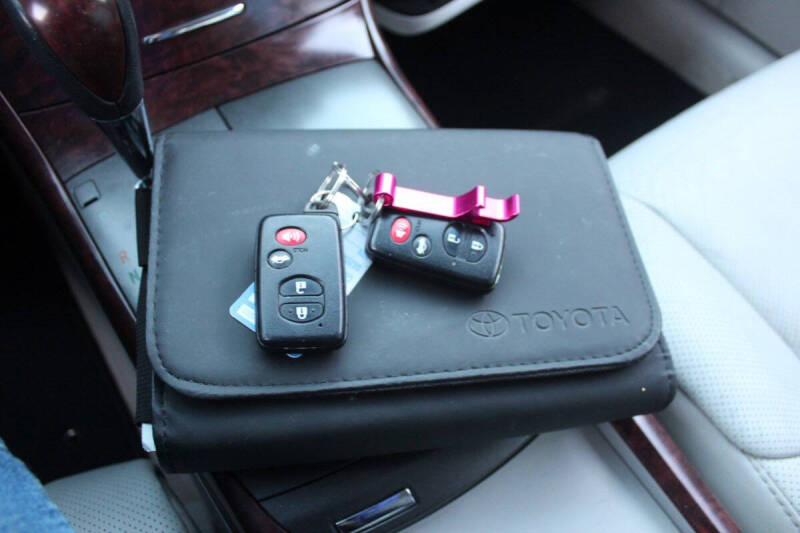 2011 Toyota Avalon Limited