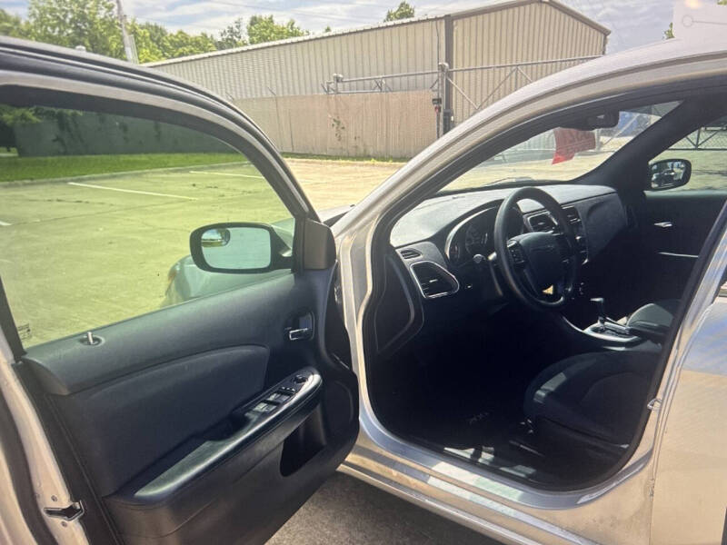 2012 Chrysler 200 LX