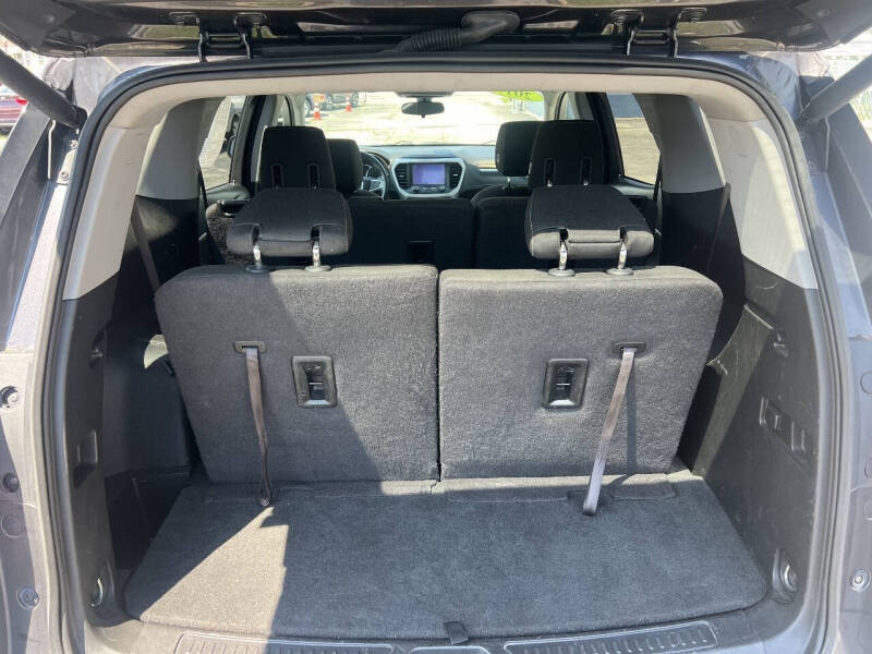 2017 GMC Acadia SLE-2