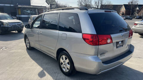 2009 Toyota Sienna LE 7-Passenger