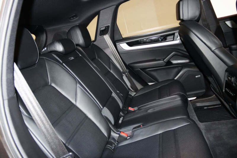 2024 Porsche Cayenne