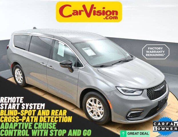 2025 Chrysler Pacifica Select