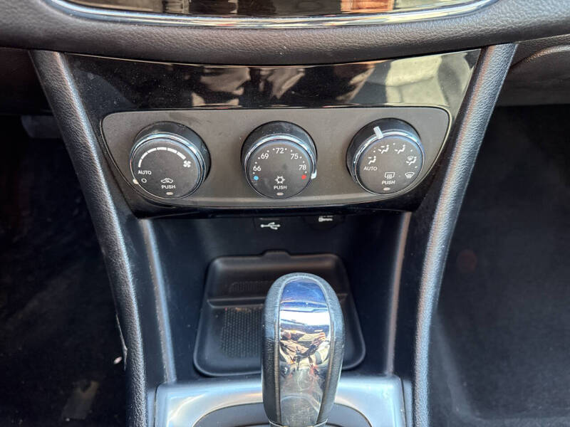 2011 Chrysler 200 Limited