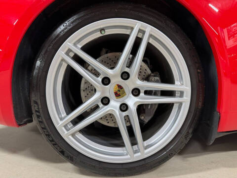 2018 Porsche 911 Carrera