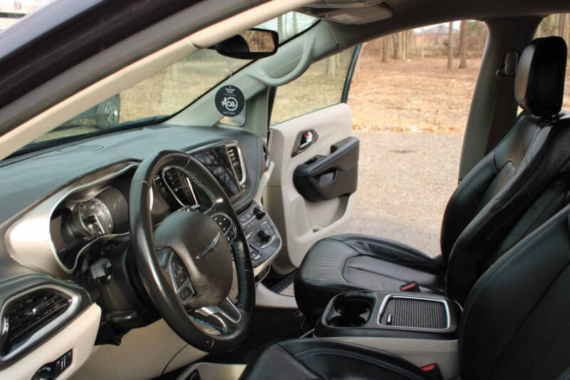 2021 Chrysler Pacifica Touring L