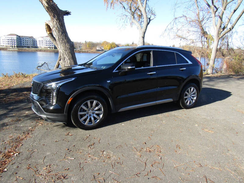 2023 Cadillac XT4 Premium Luxury photo 2