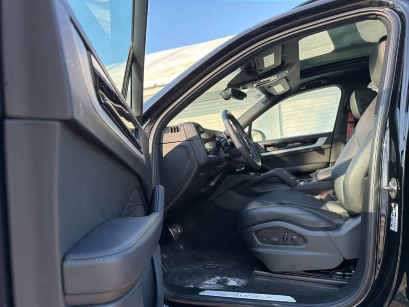 2025 Porsche Cayenne S E-Hybrid