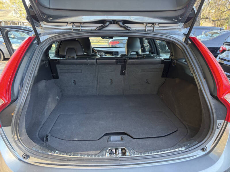 2017 Volvo V60 T5 Platinum
