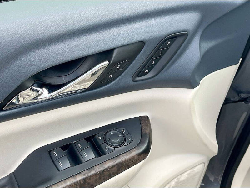 2022 GMC Acadia Denali