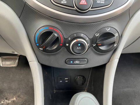 2015 Hyundai Accent GLS