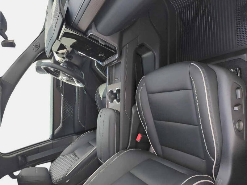 2025 GMC Acadia Denali