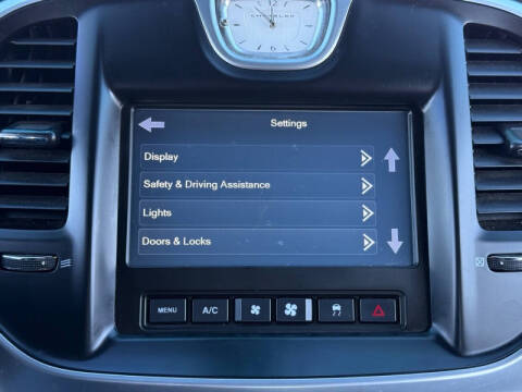 2017 Chrysler 300 C Platinum