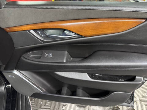 2017 Cadillac Escalade ESV Luxury