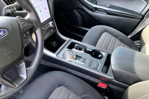 2022 Ford Edge SE