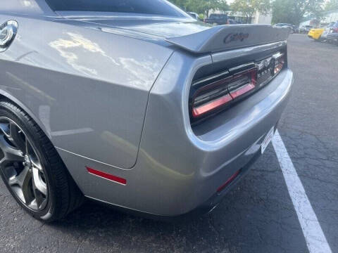 2015 Dodge Challenger SXT Plus