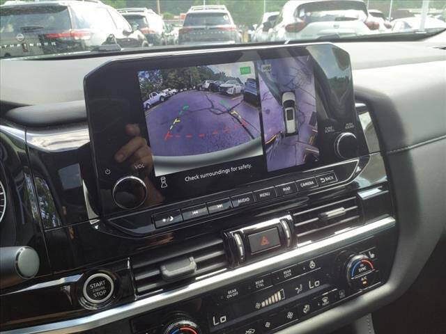 2024 Nissan Pathfinder SL