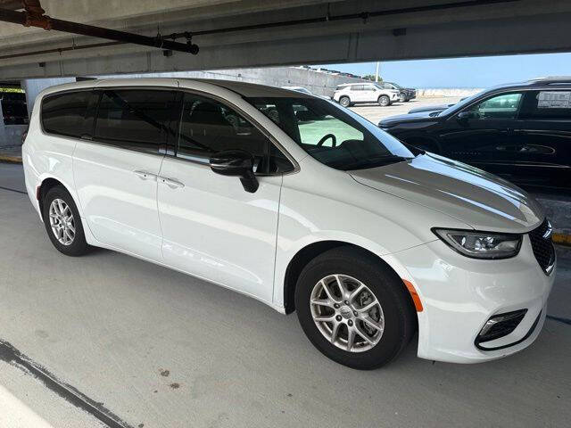 2024 Chrysler Pacifica Touring