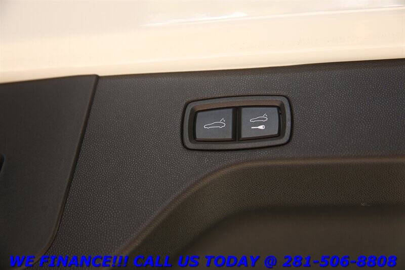 2025 Porsche Macan 4 Electric