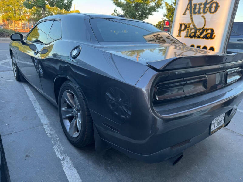 2016 Dodge Challenger SXT