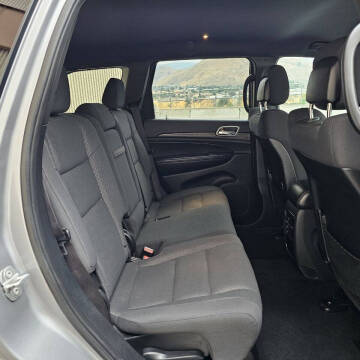 2019 Jeep Grand Cherokee Laredo E