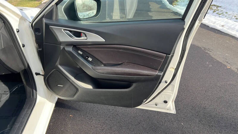 2018 Mazda MAZDA3 Touring