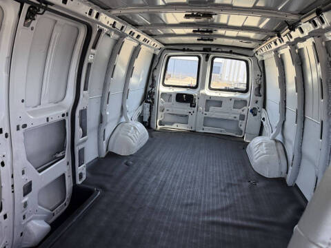 2022 Chevrolet Express 2500