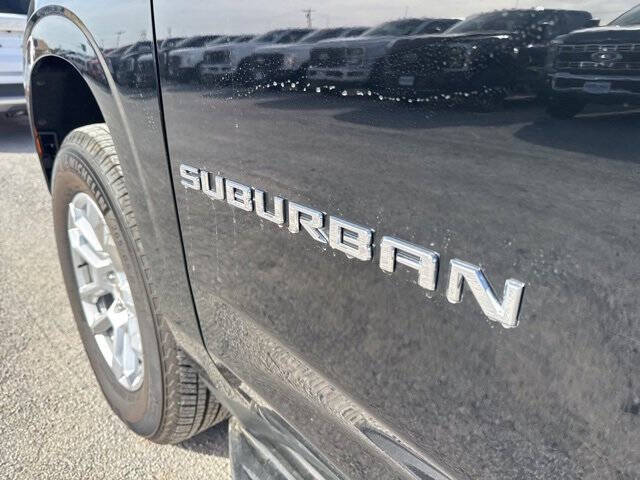 2025 Chevrolet Suburban LS